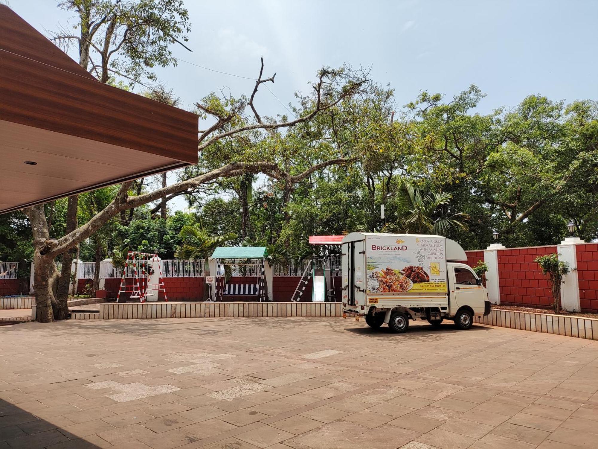 Jaffer Bhai'S Brickland Hotel Panchgani Bagian luar foto
