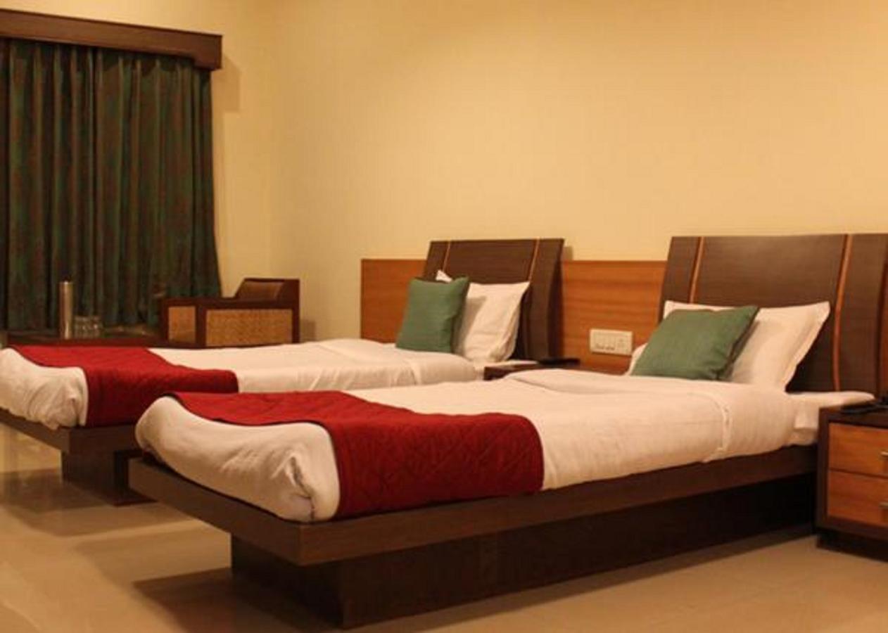Jaffer Bhai'S Brickland Hotel Panchgani Bagian luar foto